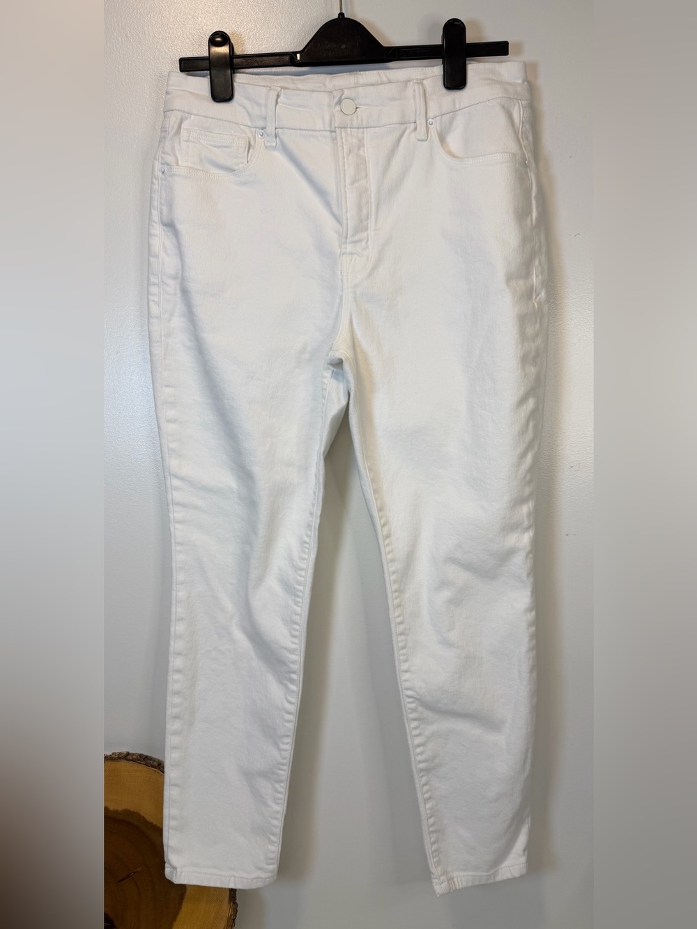 Good American Good Leg Cropped straight leg White Jeans Women’s Size 14‎